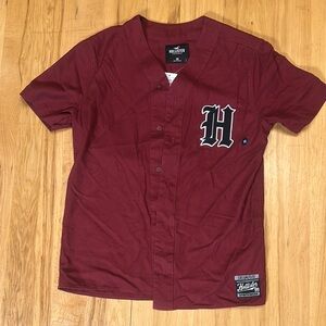 Hollister Men's Maroon Shirt